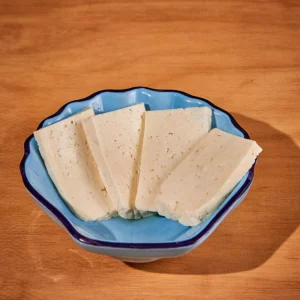 Porción de queso costeño
