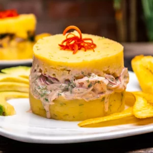Causa de camarones y aguacate