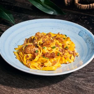 Fetuccine con tocino al cajón